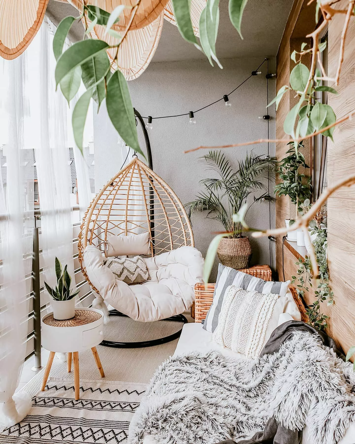 Beliani Fotel Wiszący Ze Stojakiem Z Technorattanu Naturalny ARSITA - obrazek 3