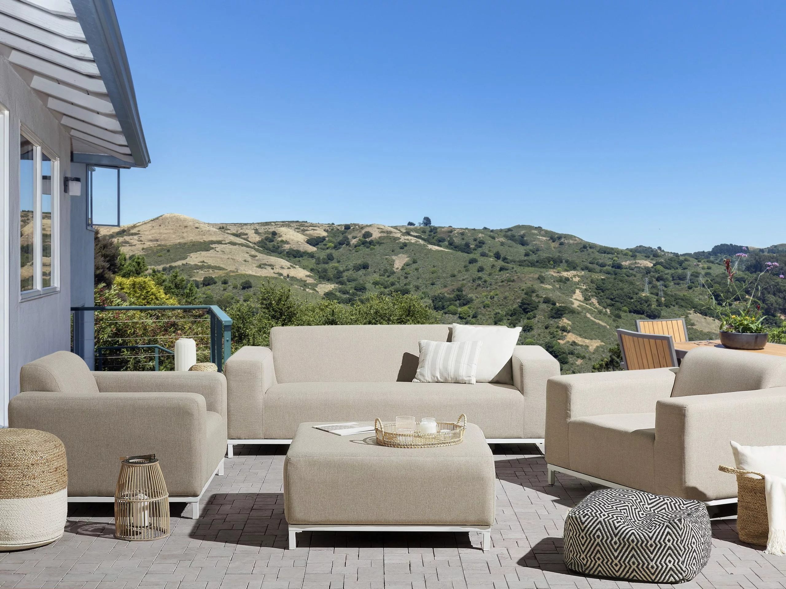 Beliani Zestaw Ogrodowy Tapicerowany 5-osobowy Beżowy Z Białym ROVIGO - obrazek 2