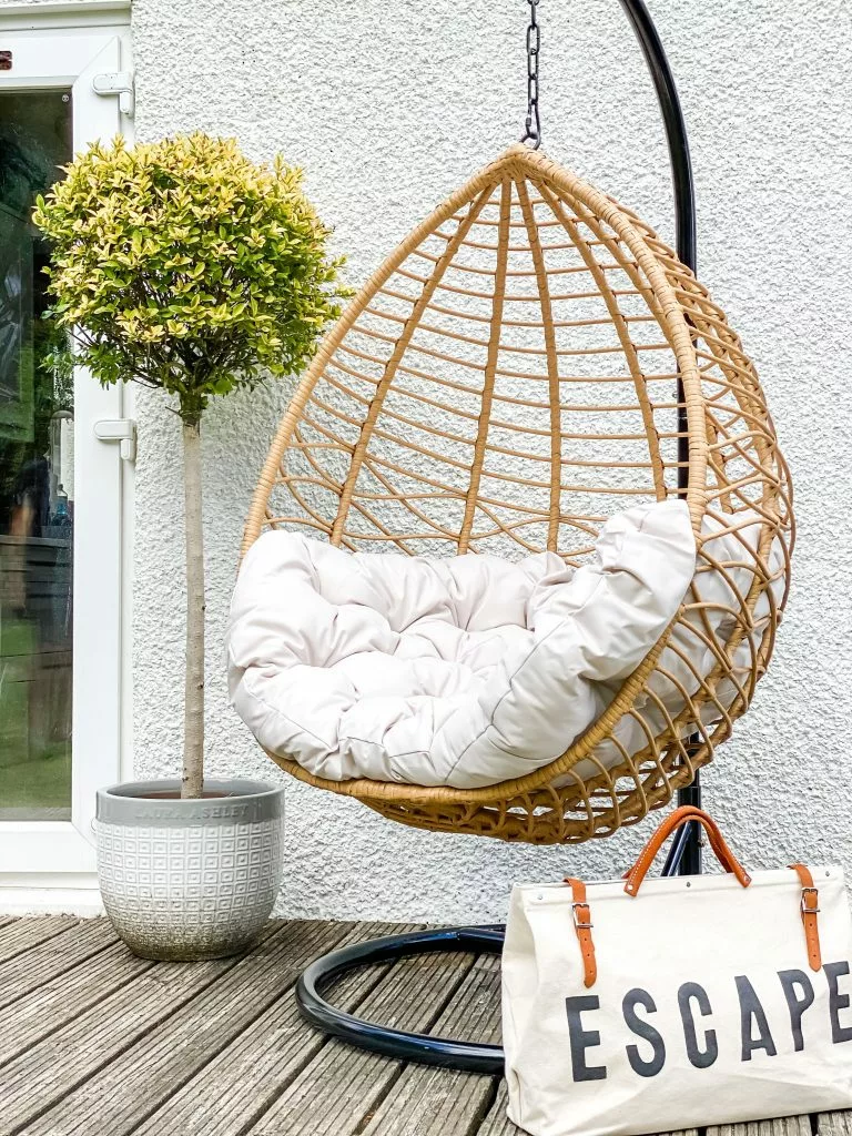 Beliani Fotel Wiszący Ze Stojakiem Z Technorattanu Naturalny ARSITA - obrazek 4