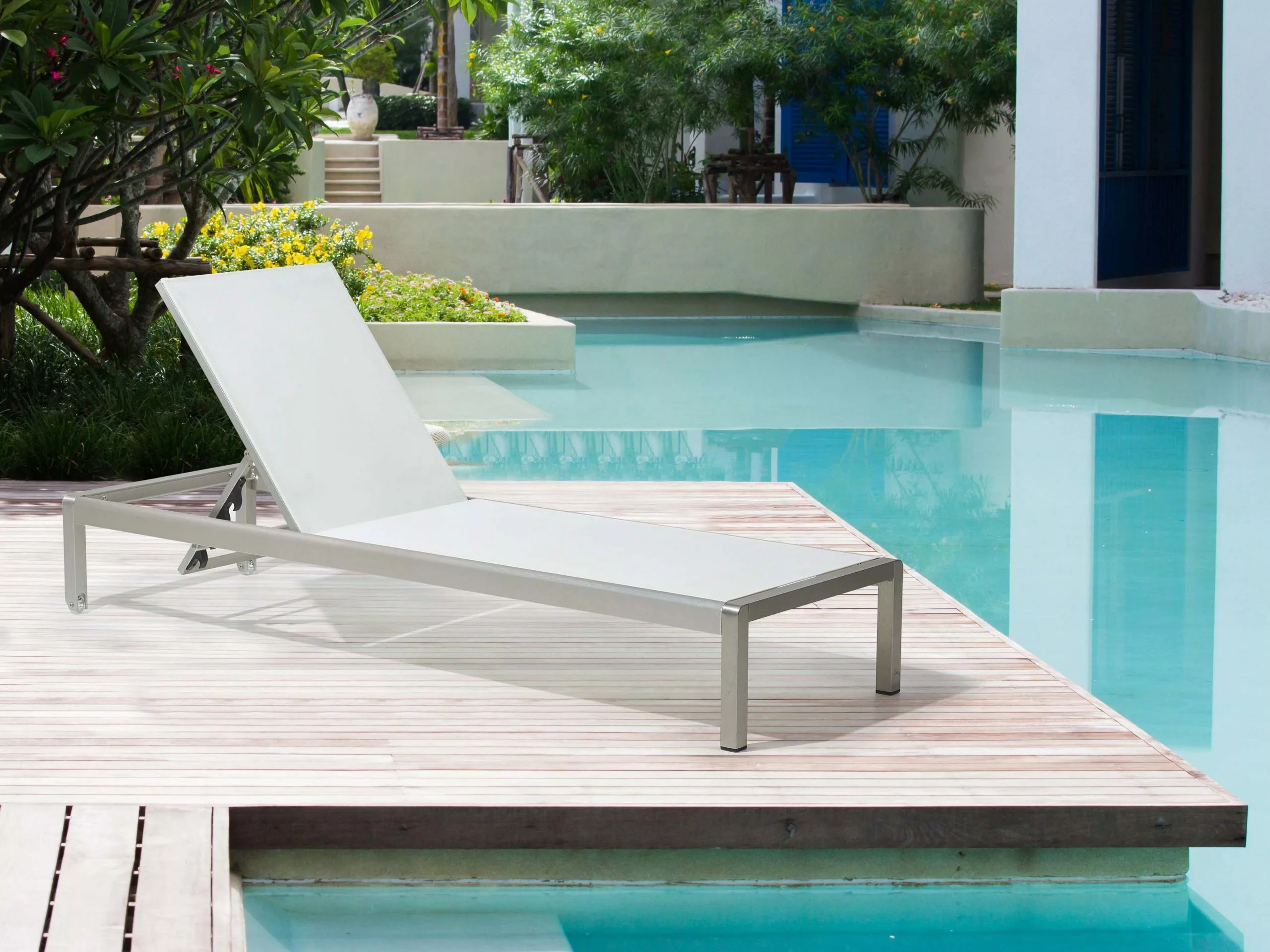 Beliani Leżak Ogrodowy Biały FOSSATO - obrazek 3