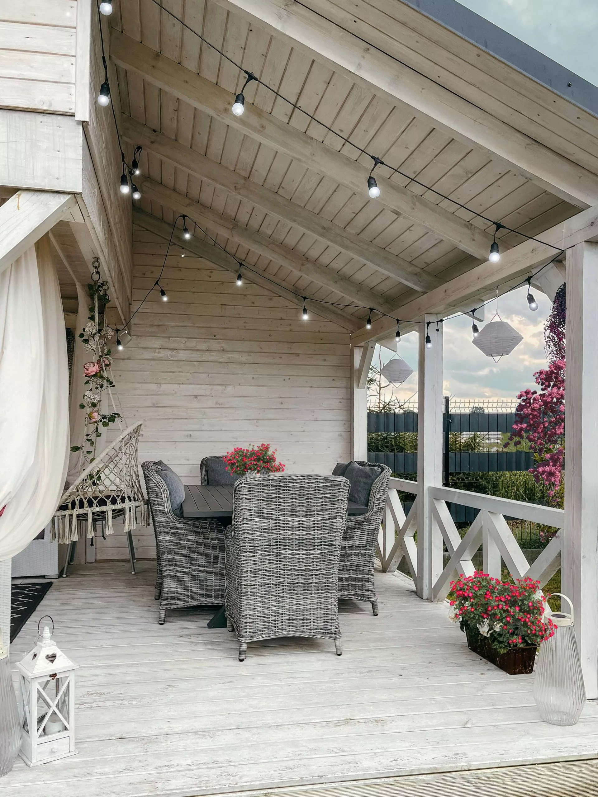 Beliani Zestaw Ogrodowy Z Technorattanu Stół I 6 Krzeseł Szary CASCAIS - obrazek 10