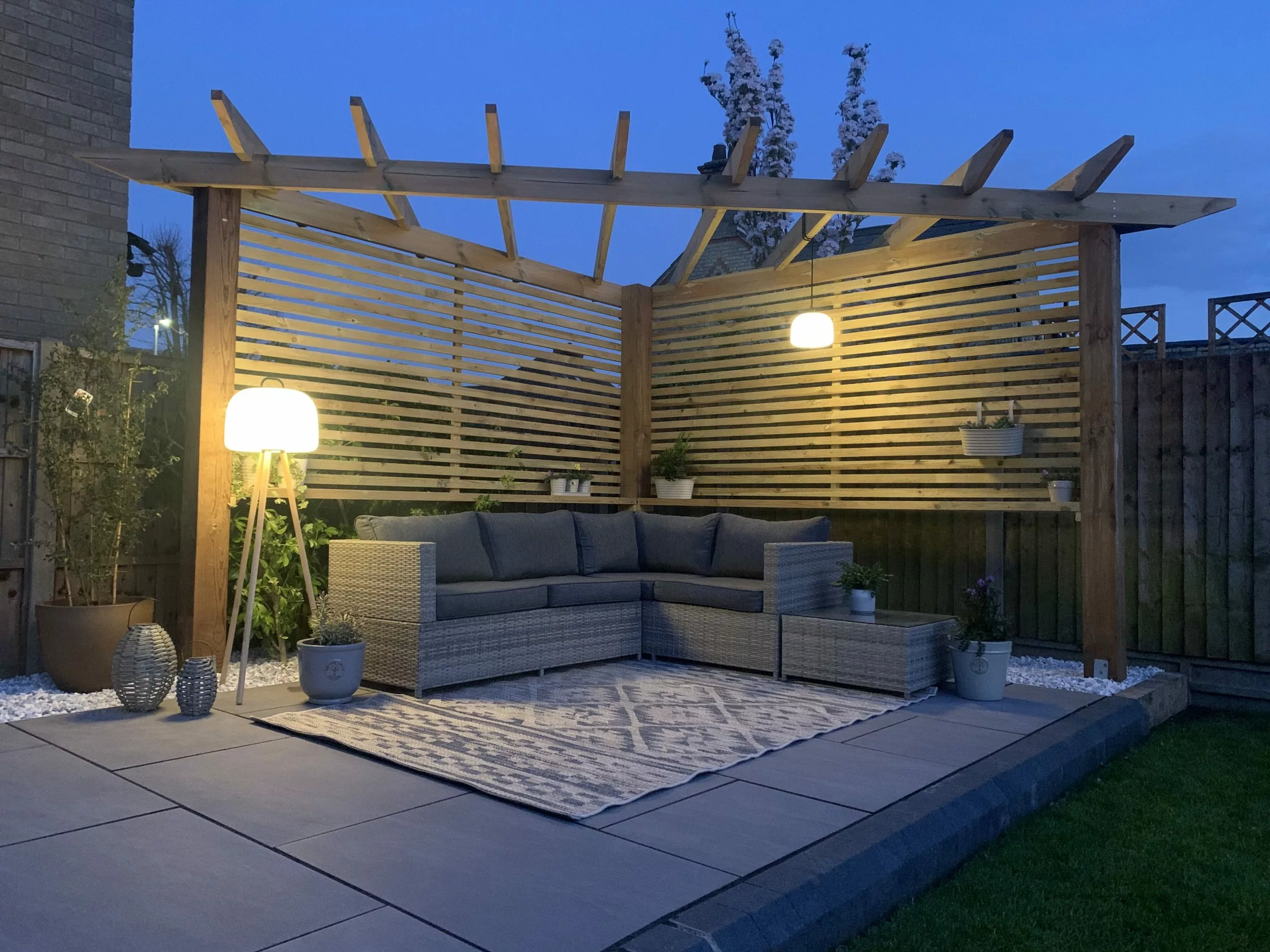 Beliani Zestaw Ogrodowy Z Technorattanu 4-osobowy Lewostronny Szary AVOLA - obrazek 4