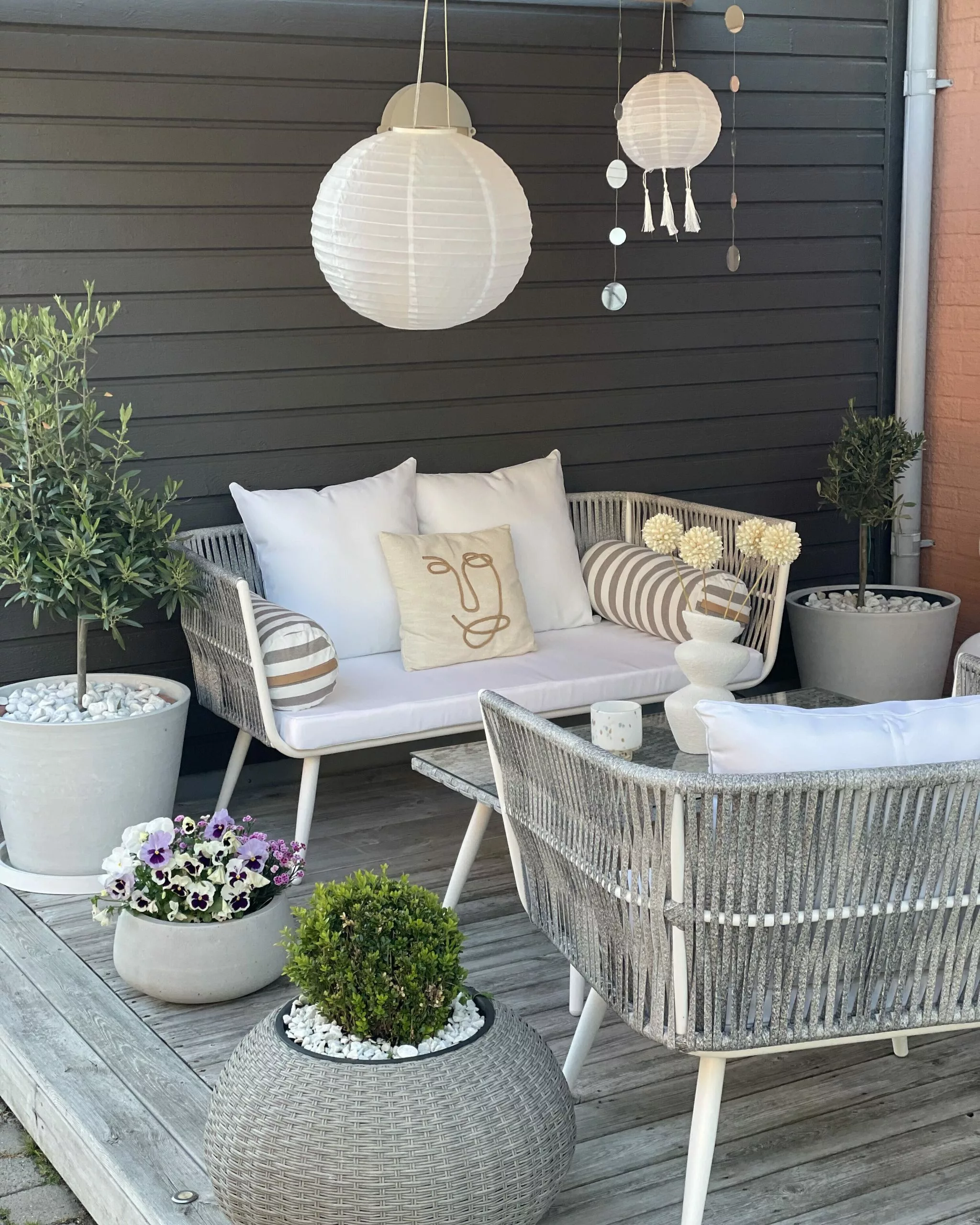 Beliani Zestaw Ogrodowy Z Technorattanu 4-osobowy Złamana Biel RAGUSA - obrazek 6