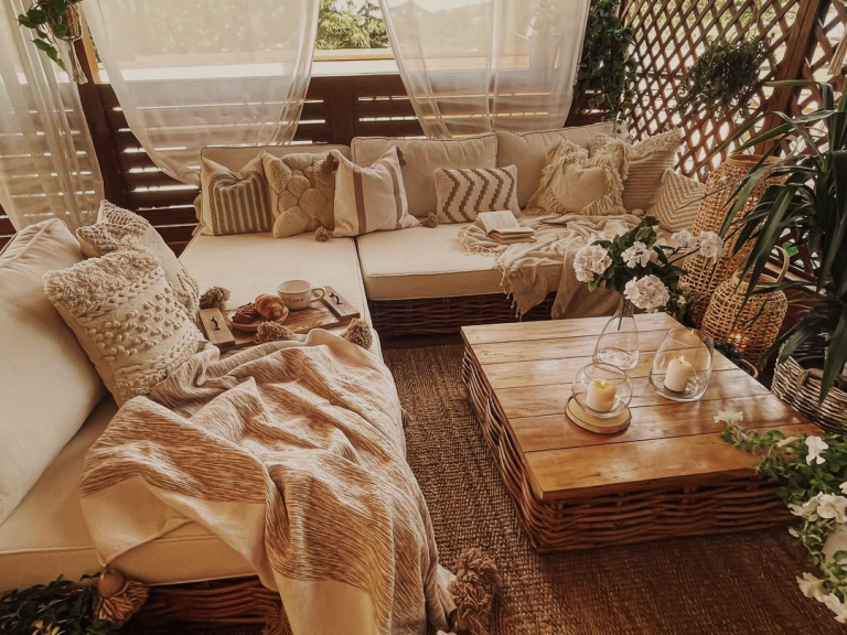 Beliani Zestaw Ogrodowy Rattanowy 4-osobowy Prawostronny Naturalny VARALLO - obrazek 3