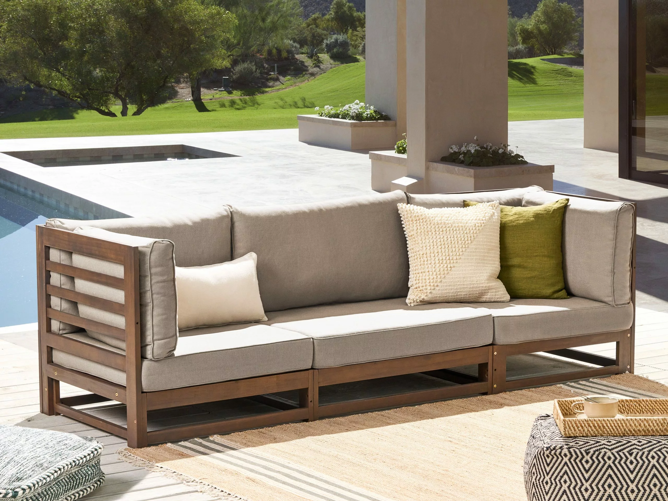 Beliani Sofa Ogrodowa Z Certyfikowanego Drewna 3-osobowa Ciemna TRANI - obrazek 2